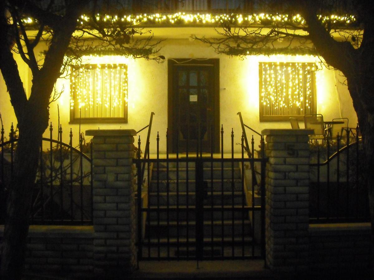 Szilvia Panzio Gyomaendrod Bed & Breakfast Dış mekan fotoğraf