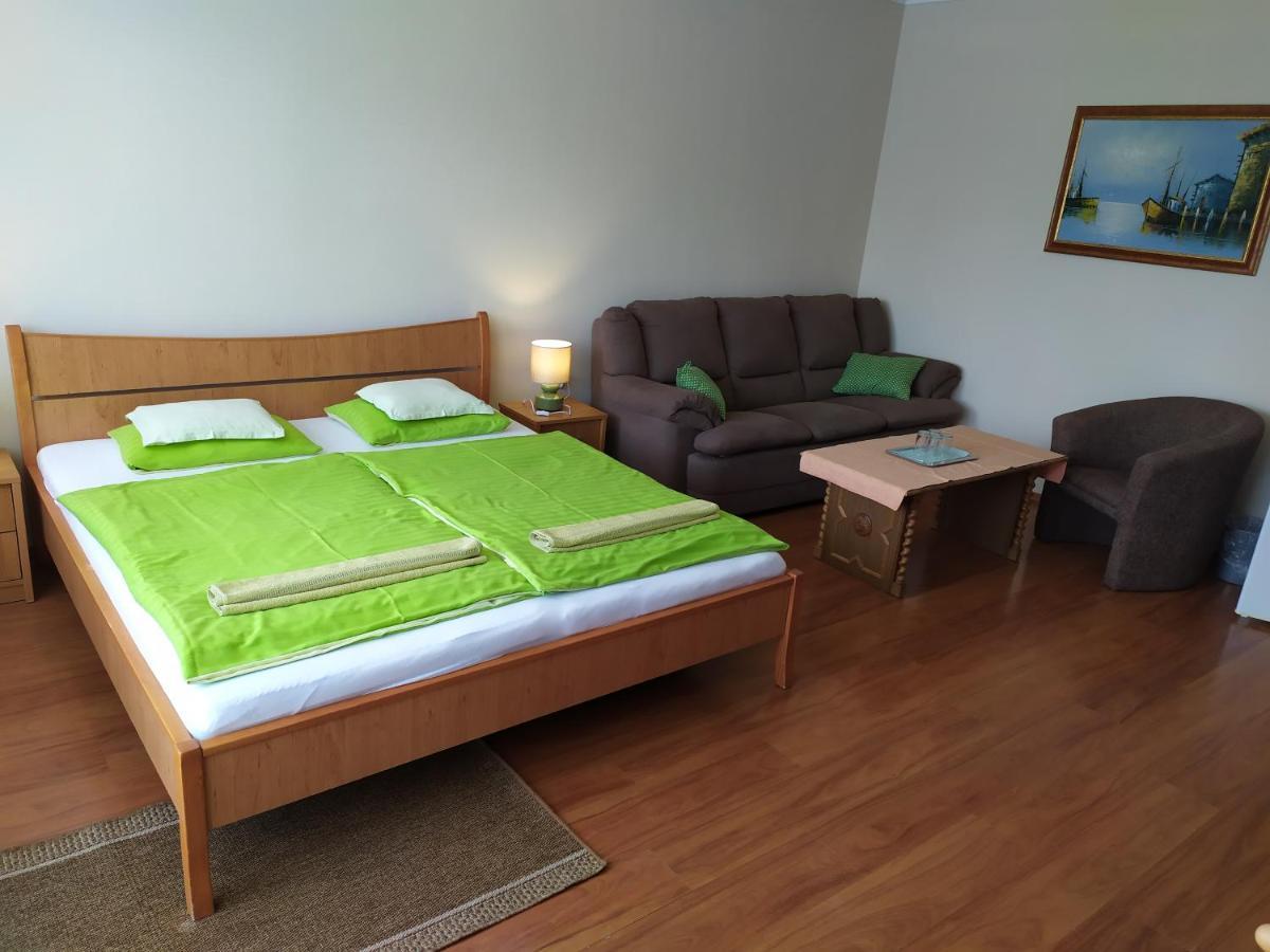 Szilvia Panzio Gyomaendrod Bed & Breakfast Dış mekan fotoğraf