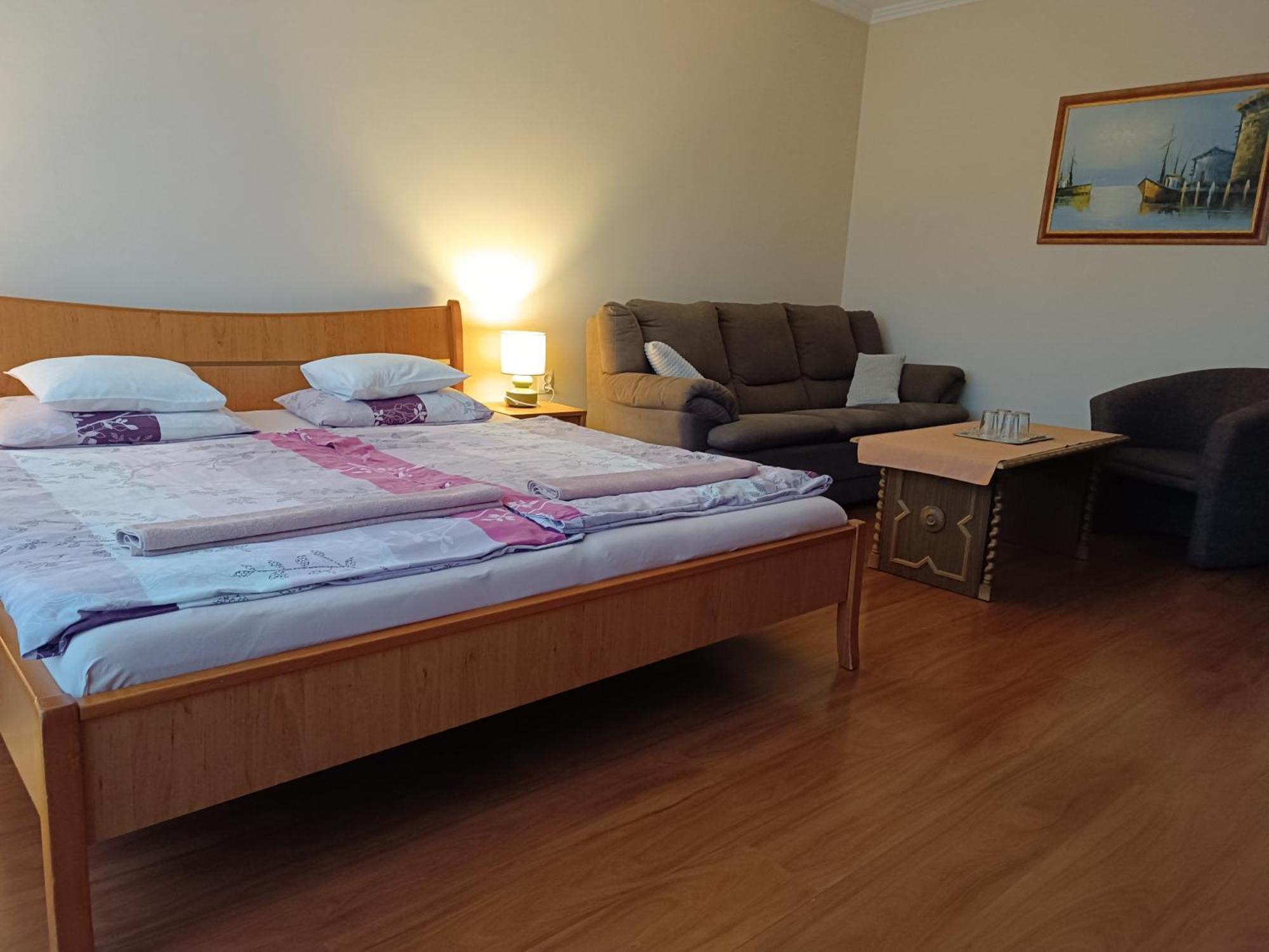 Szilvia Panzio Gyomaendrod Bed & Breakfast Dış mekan fotoğraf